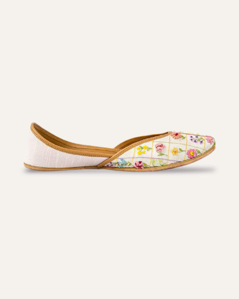 And Other Flowers : Juttis