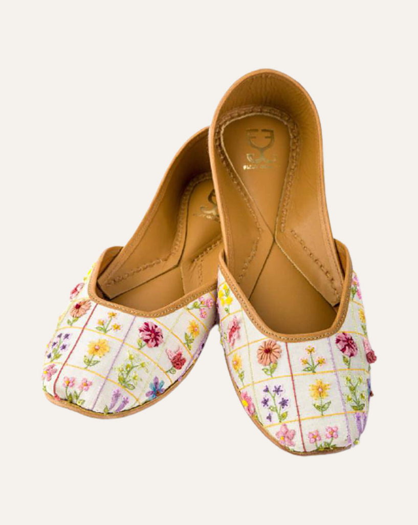 And Other Flowers : Juttis