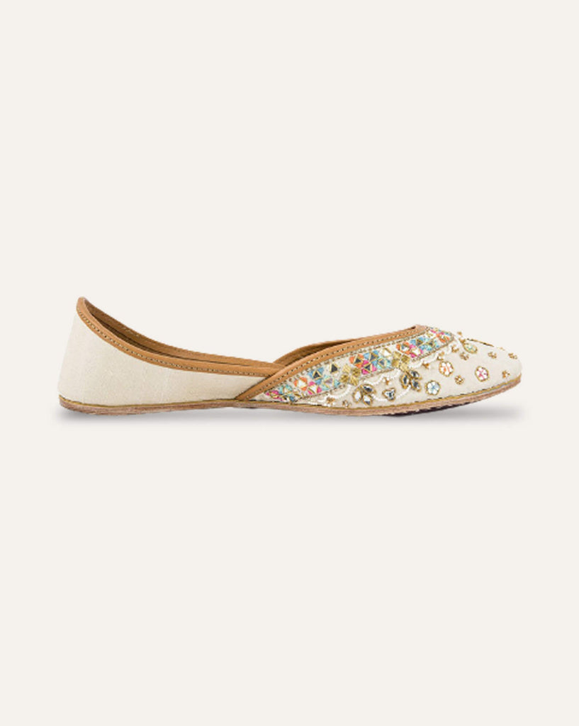 Ayana + Anklets : Juttis - Tribe X Fizzy Goblet
