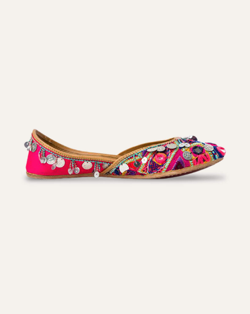 Bohemian Romance : Juttis - Payal Singhal X Fizzy Goblet