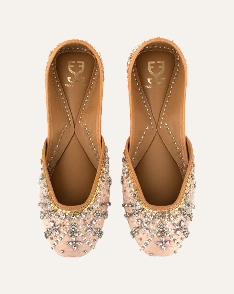 Love Story Box - Picture Perfect Juttis