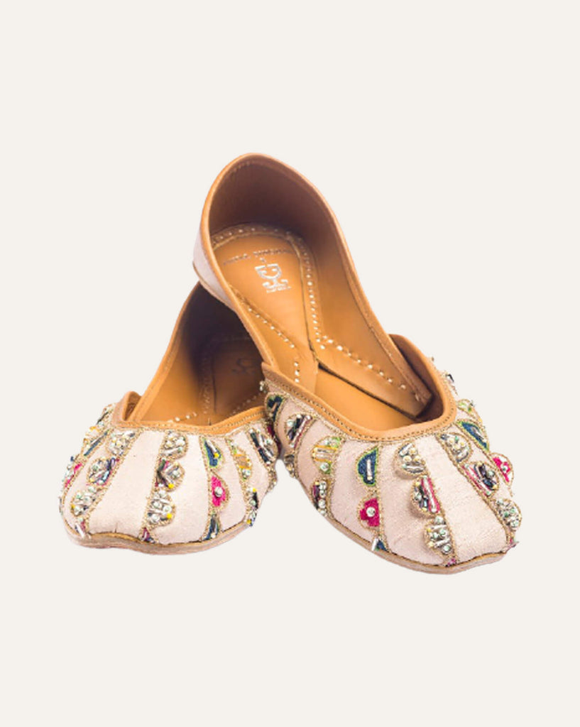 Date Night : Juttis - Payal Singhal X Fizzy Goblet