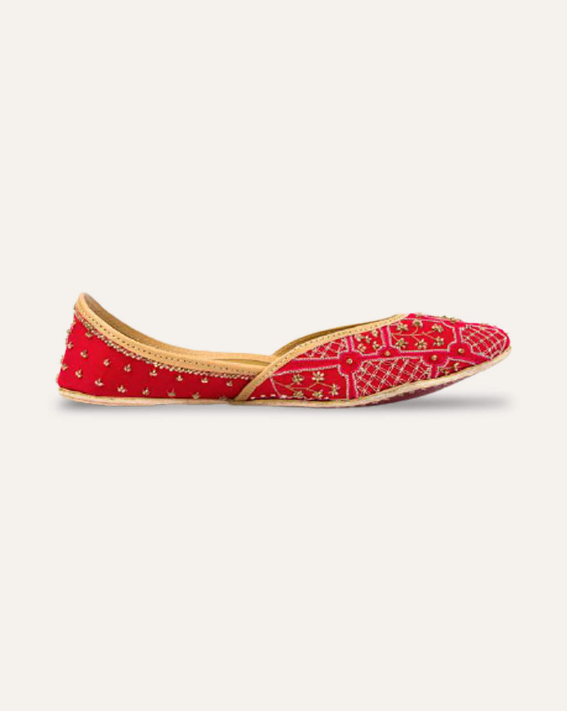 Ruby Rouge : Juttis