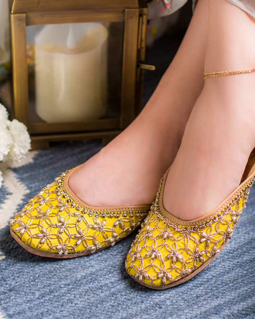 Happy Go Lucky : Juttis