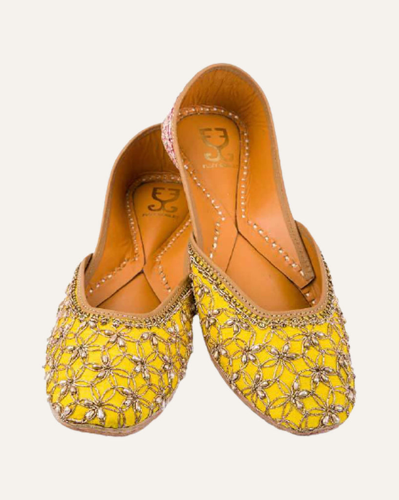 Happy Go Lucky : Juttis