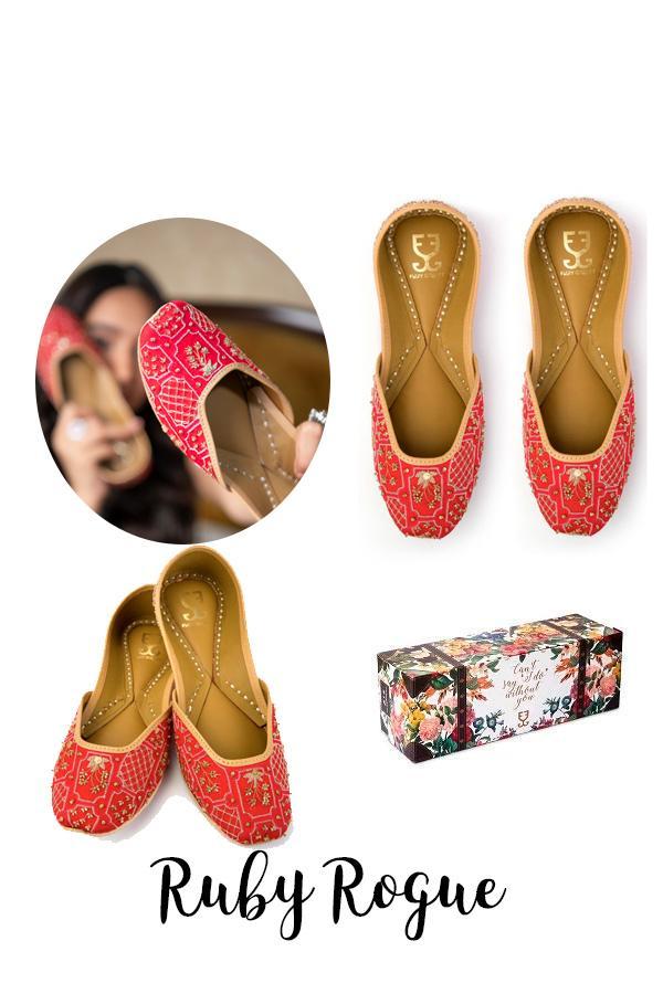 Pack of 2 - Bridesmaids Juttis -  Fizzy Goblet - Fizzy Goblet