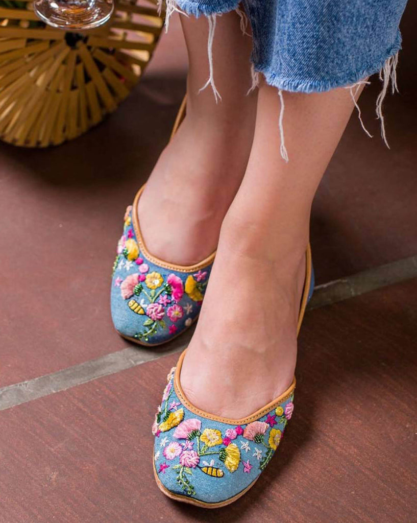 Queen Bee Hustle : Juttis
