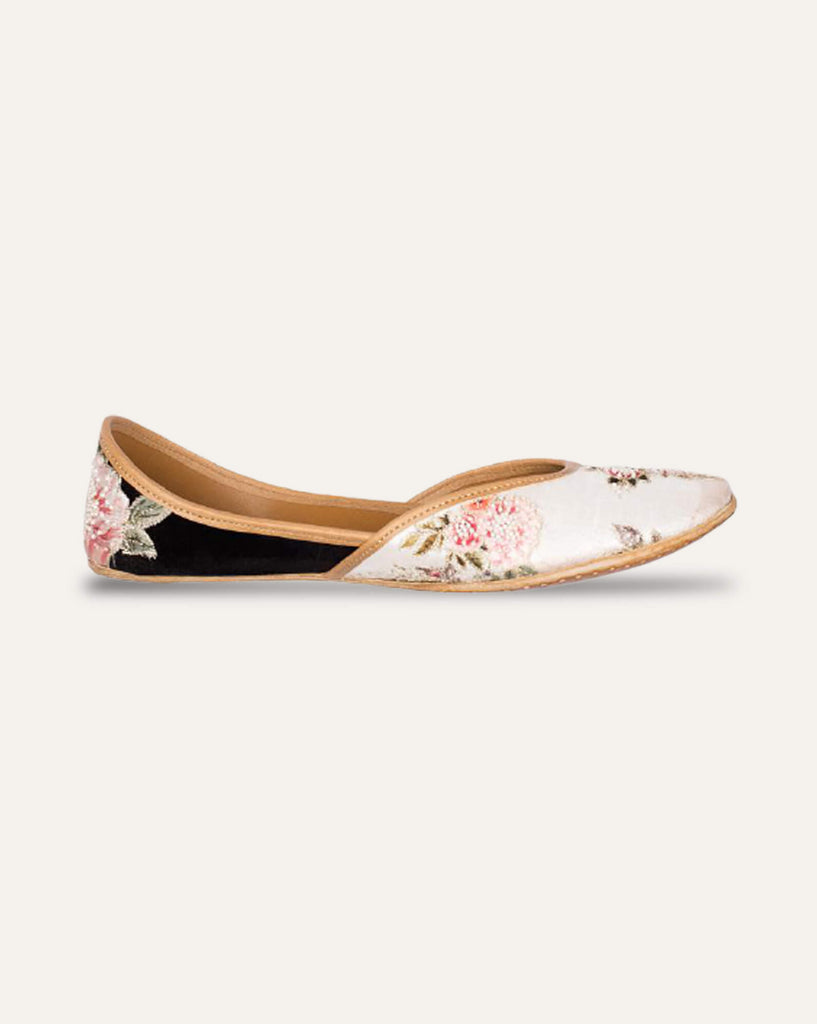 Belle's Rose : Juttis - Ivory: Payal Singhal X Fizzy Goblet