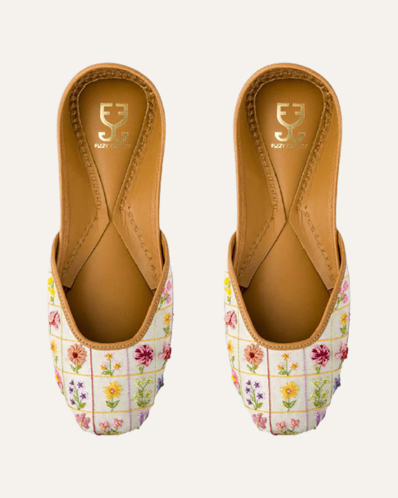 And Other Flowers : Juttis