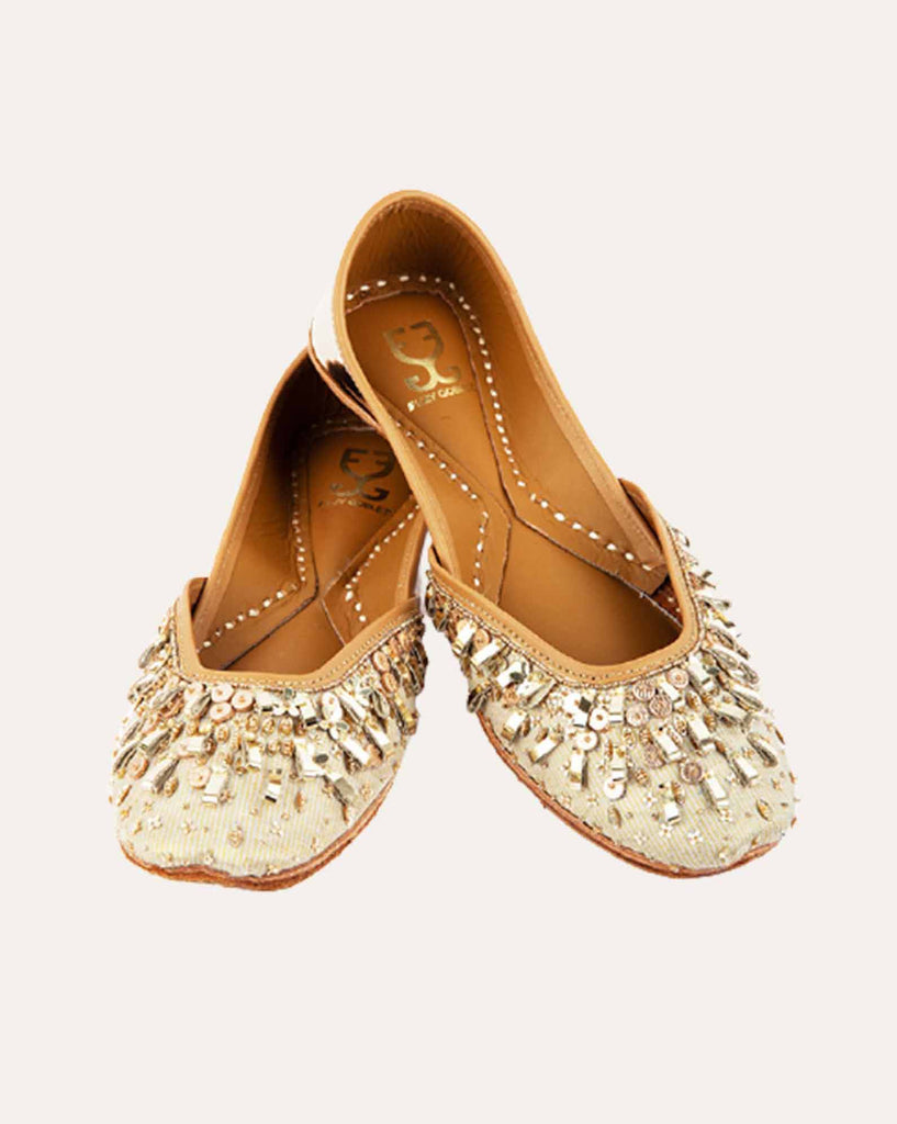 Go with the Gold : Juttis