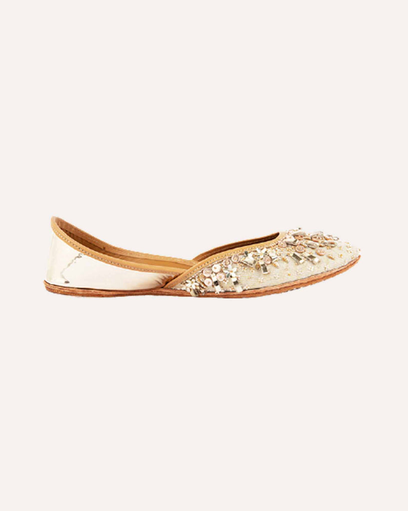 Go with the Gold : Juttis