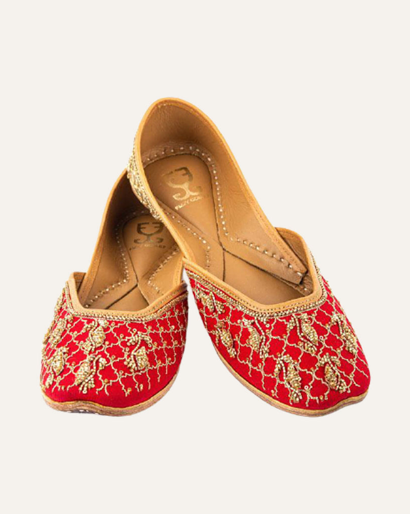 Lady in Red : Juttis