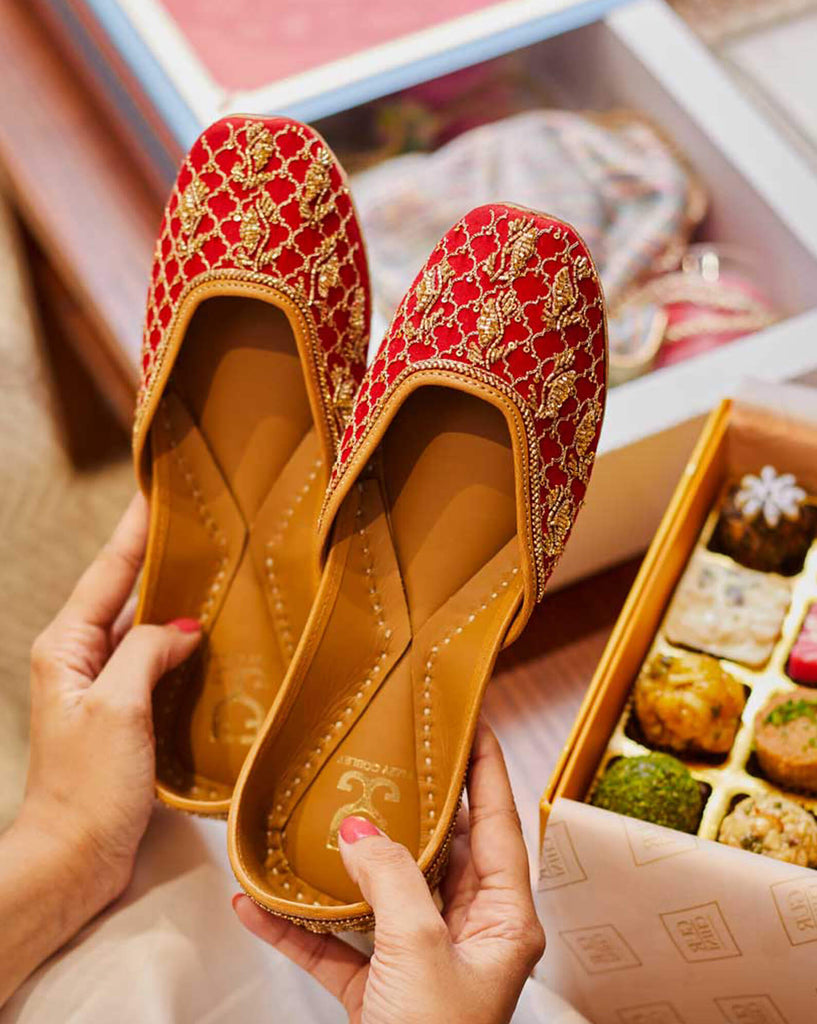 Lady in Red : Juttis